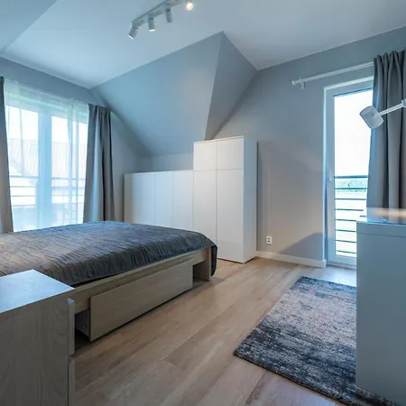 W Zabudowie Szeregowej Nad Jeziorem